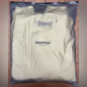 Essentials fear of god canary sweatshirt. Size large. NWT